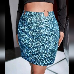 SHEIN ICON Plus Snakeskin Print Ring Detail PU Leather Skirt